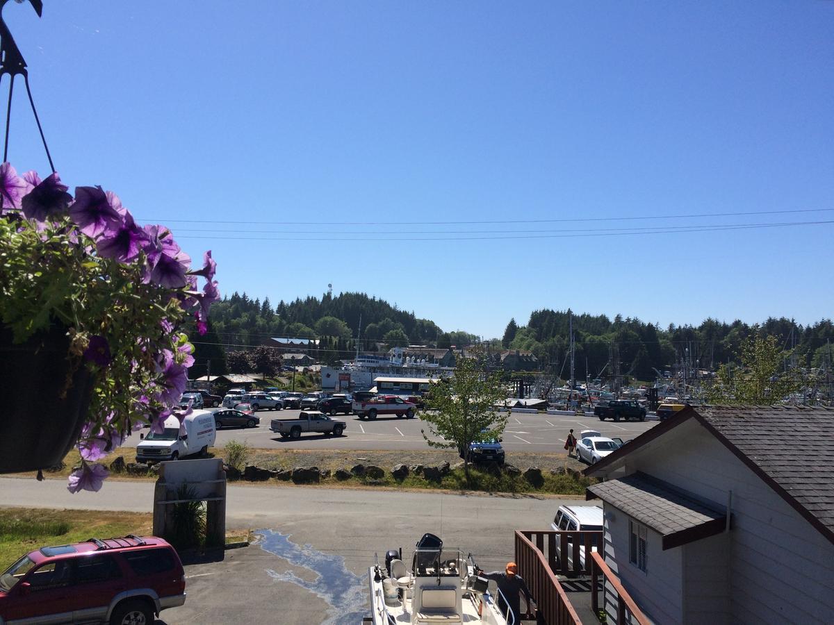 Island West Resort-Motel Ucluelet Exterior photo